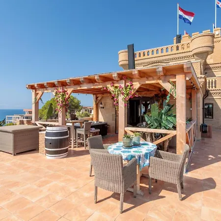 Castillo Coveta Apart-hotel 4*
