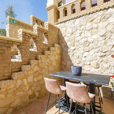 Aparthotel Castillo Coveta 4*
